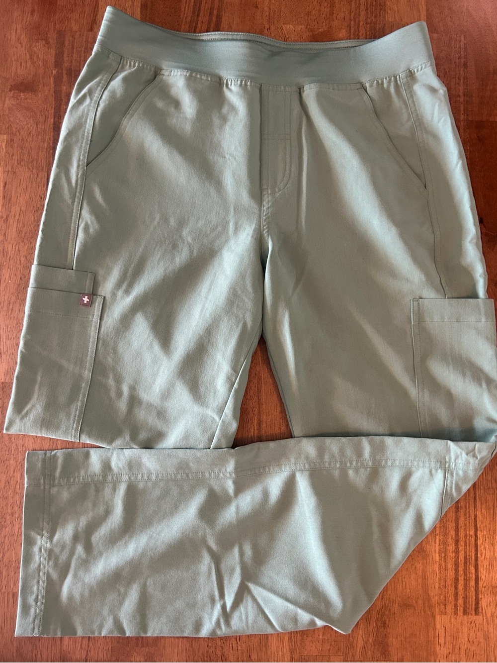 Figs Kade Cargo Women's Medium Scrub Pants Mint Green